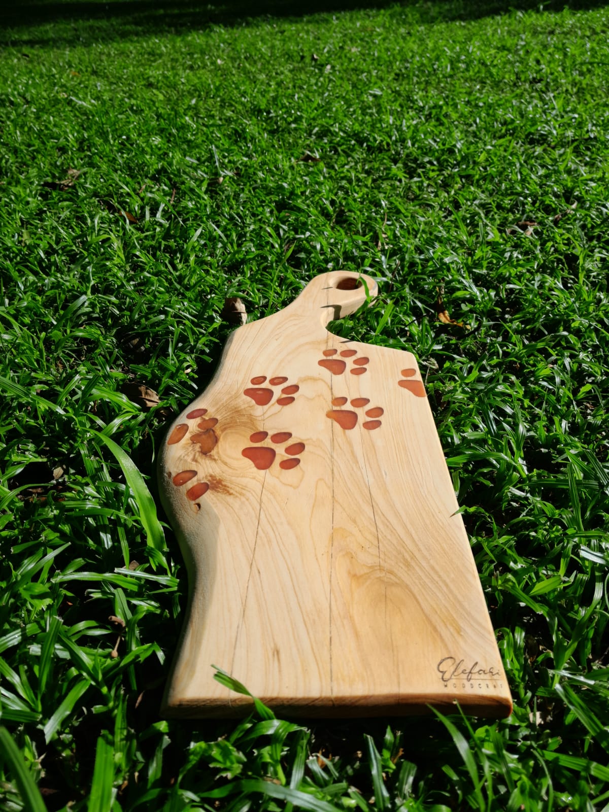 Paw Print Chopping Board | Elefari Woodcraft