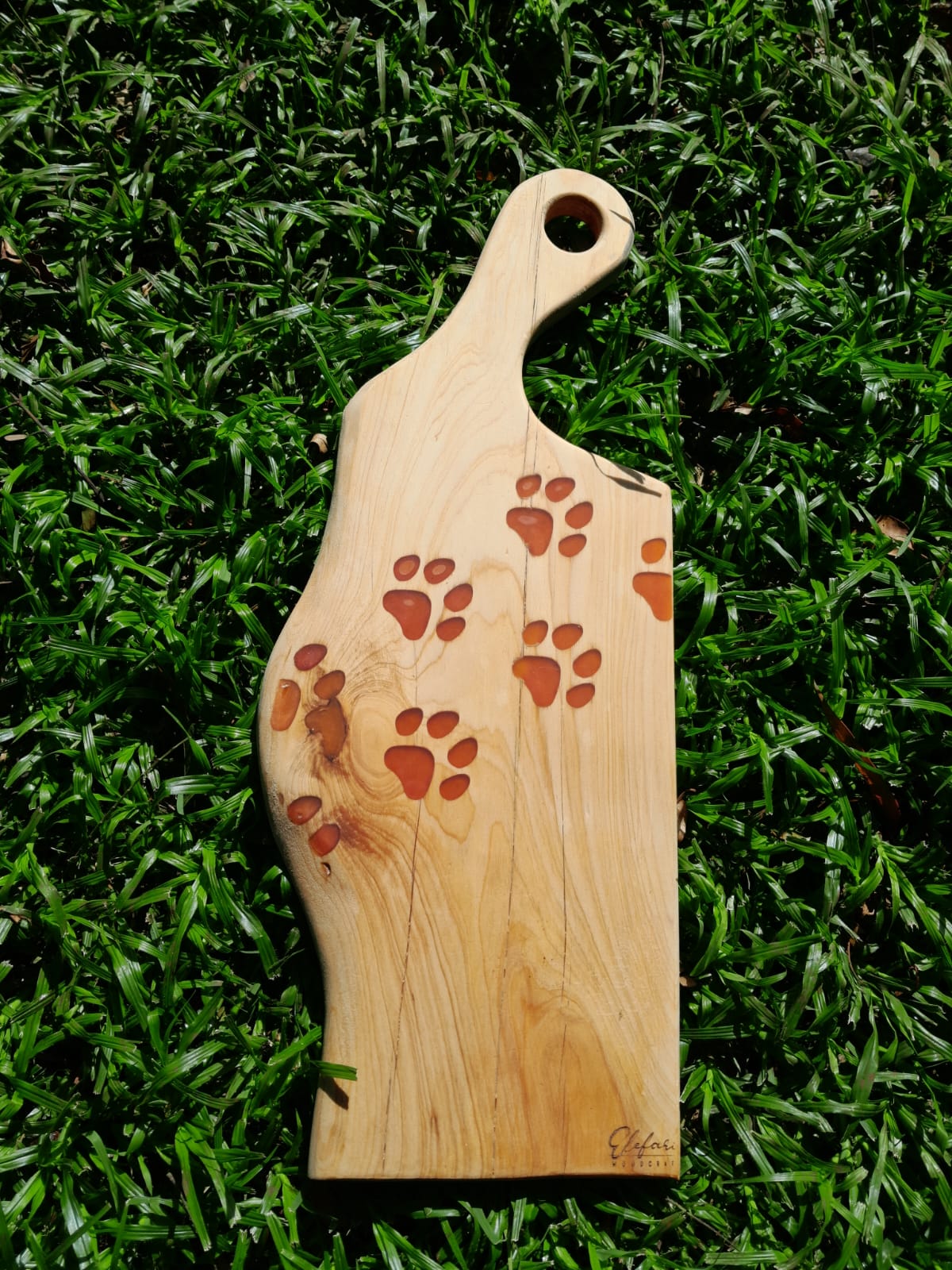 Paw Print Chopping Board | Elefari Woodcraft