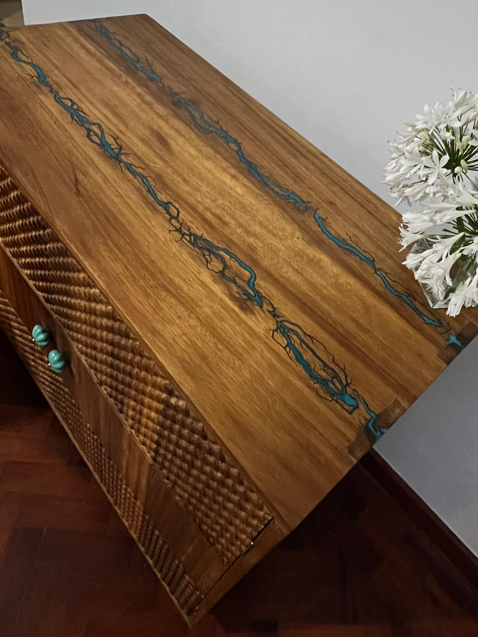 Vivienne Side Board | Elefari Woodcraft