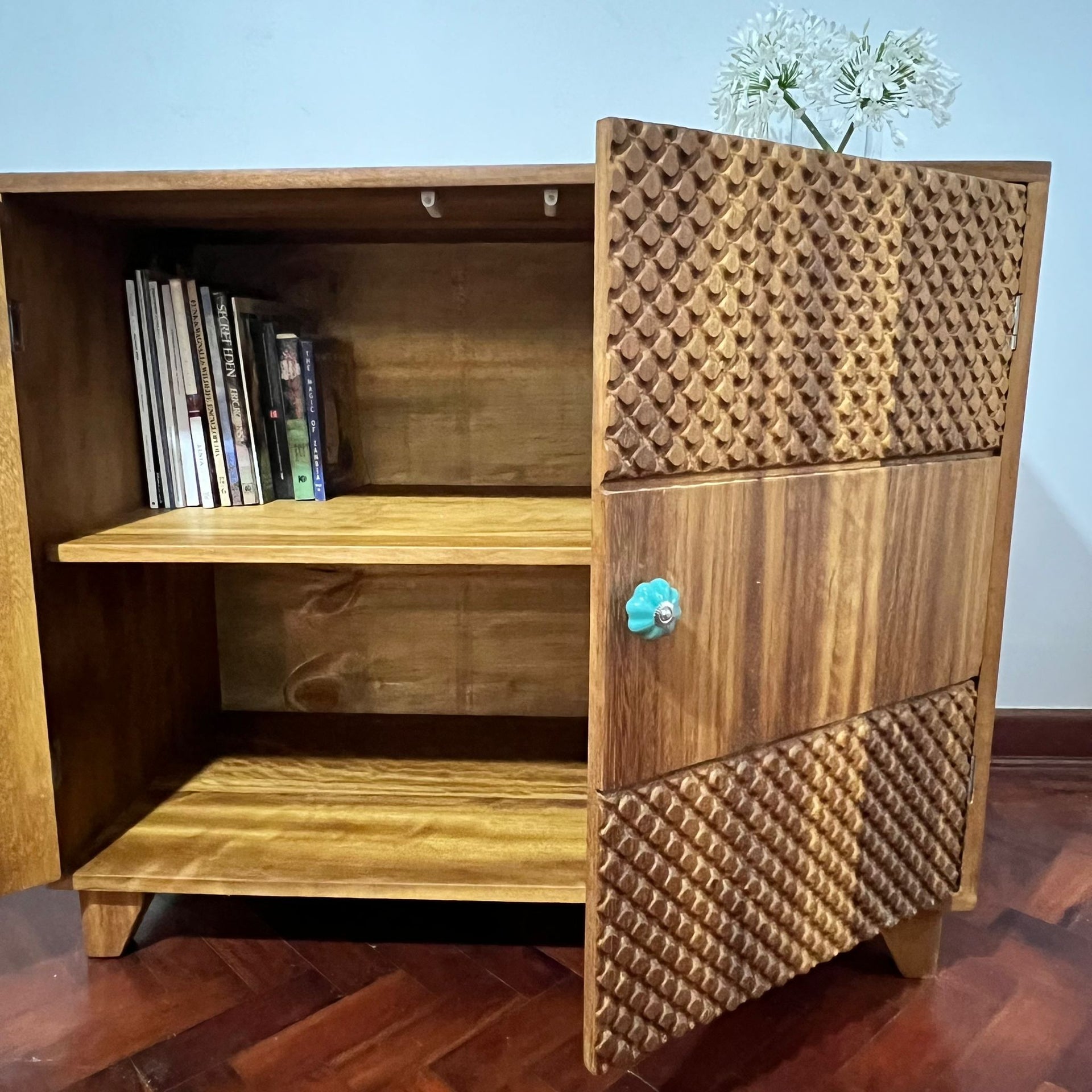 Vivienne Side Board | Elefari Woodcraft