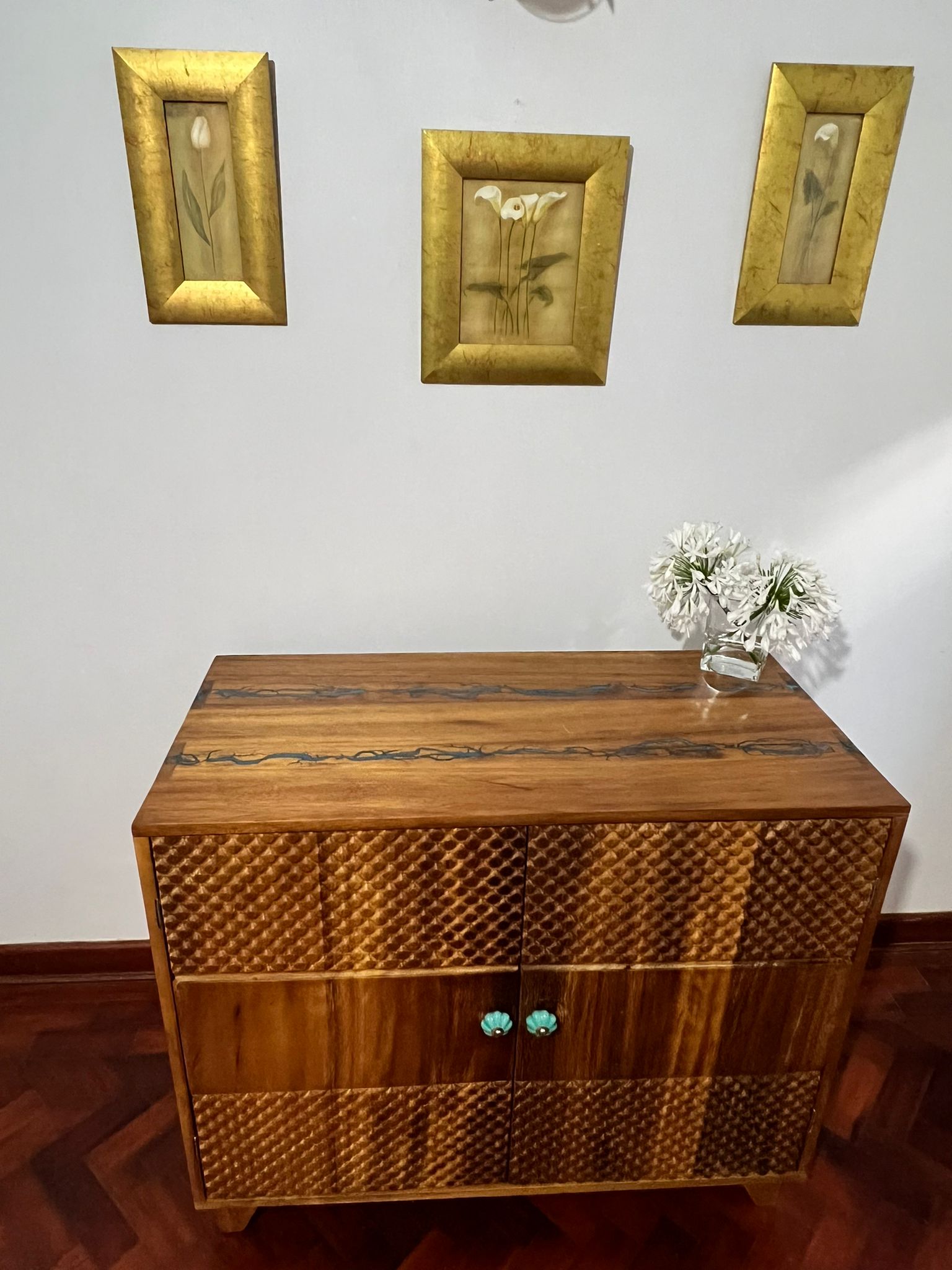 Vivienne Side Board | Elefari Woodcraft